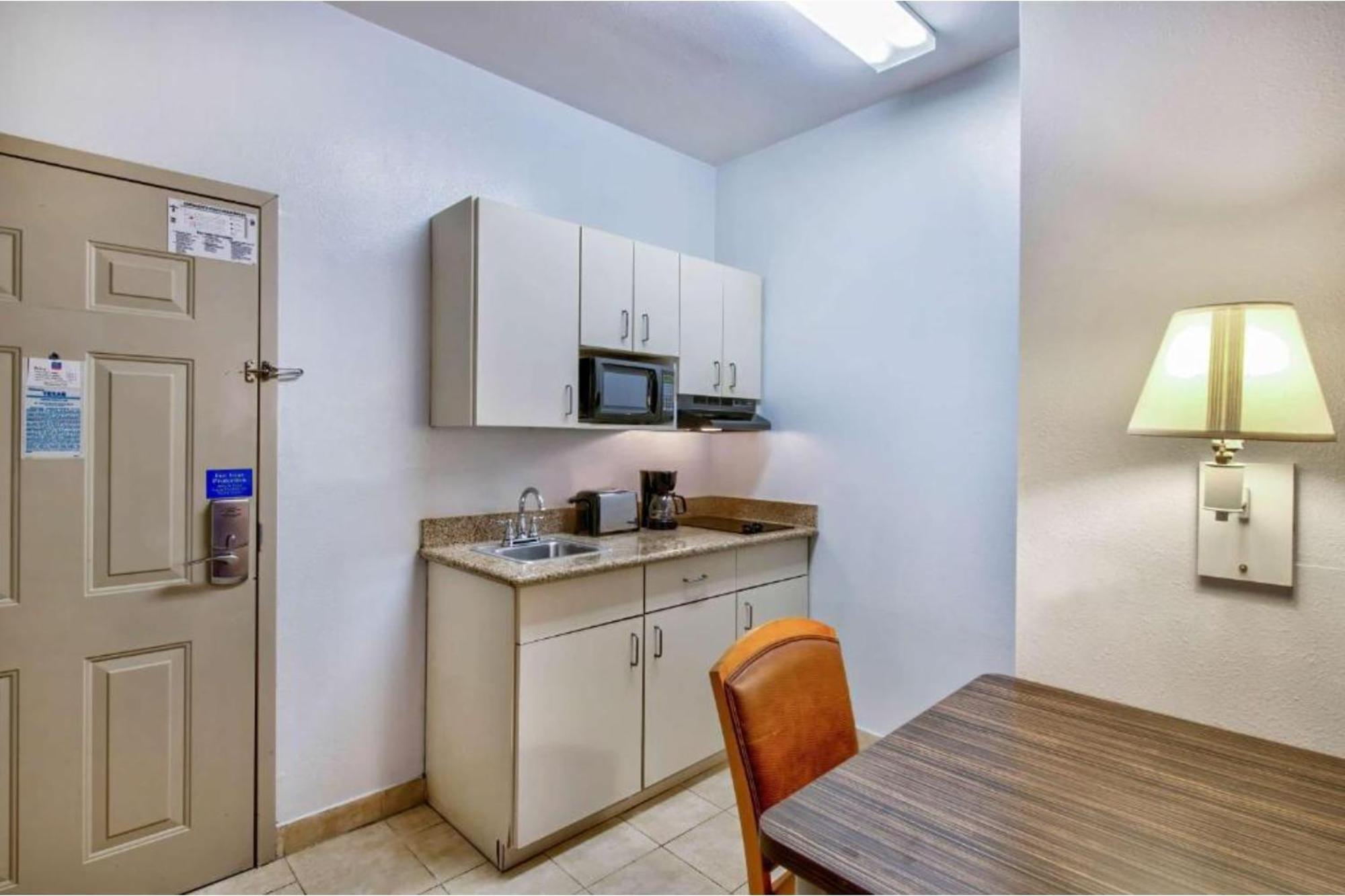 Oyo Townhouse Beaumont Medical Center Area Otel Dış mekan fotoğraf