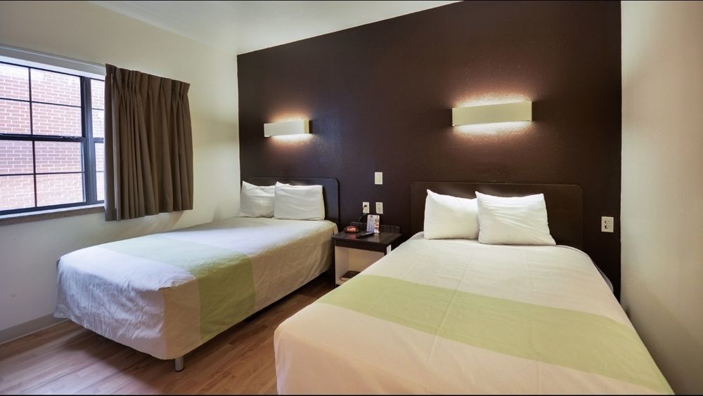 Oyo Townhouse Beaumont Medical Center Area Otel Dış mekan fotoğraf
